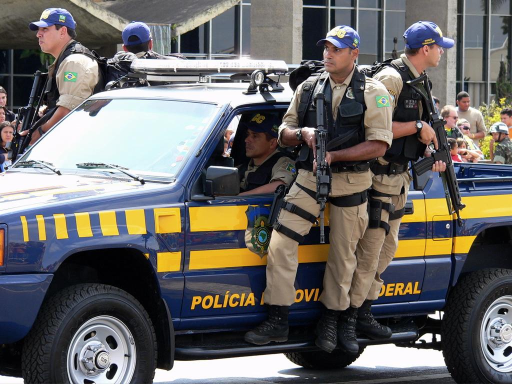 DUAS PESSOAS FORAGIDAS DA JUSTIÇA SÃO  PRESAS  PELA PRF EM ITAITUBA