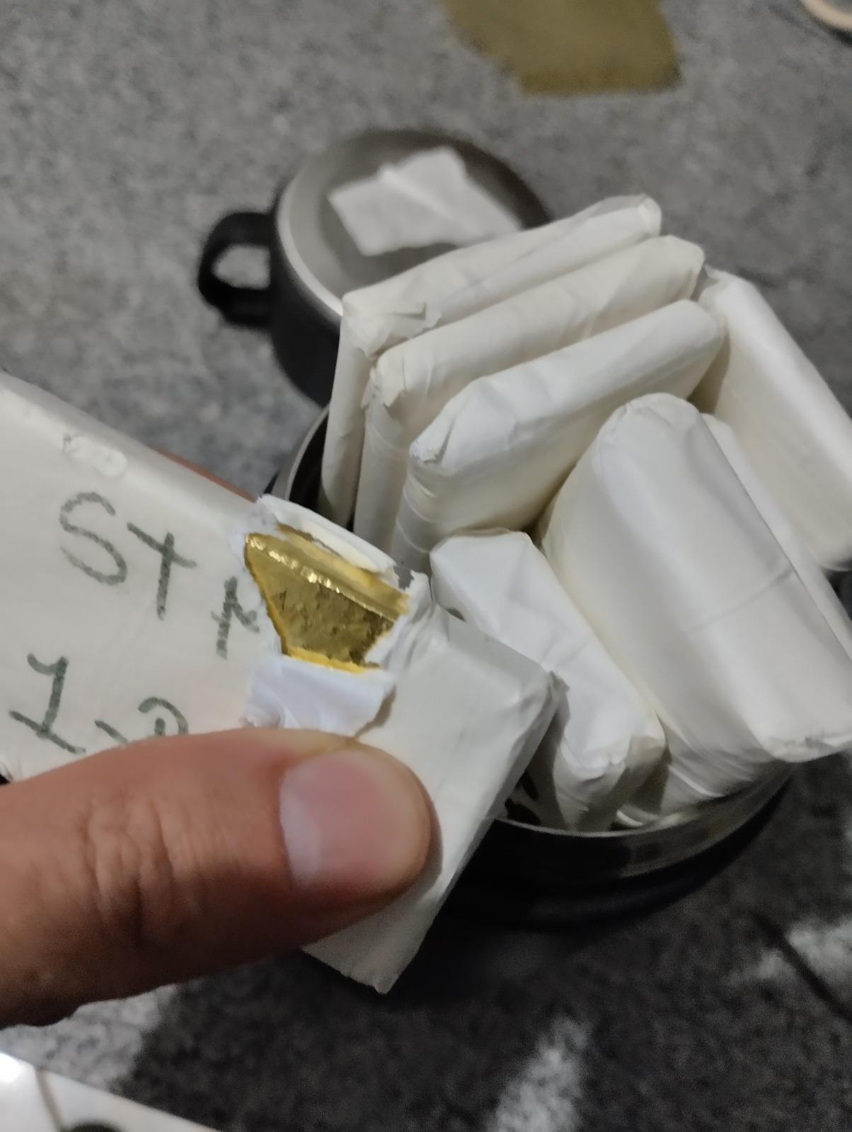 PF APREENDE 21 KG DE OURO COM VENEZUELANO NO AEROPORTO DE SANTARÉM