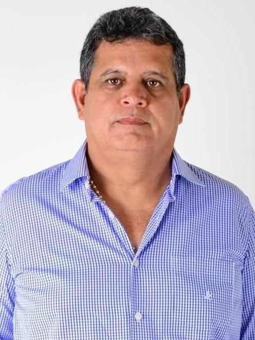 DADINHO: A TRAJETÓRIA DE UM HOMEM VENCEDOR