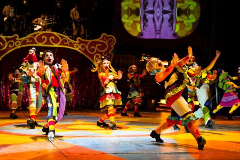 JACAREACANGA: QUEM É MESMO O PALHAÇO DESSE PICADEIRO?