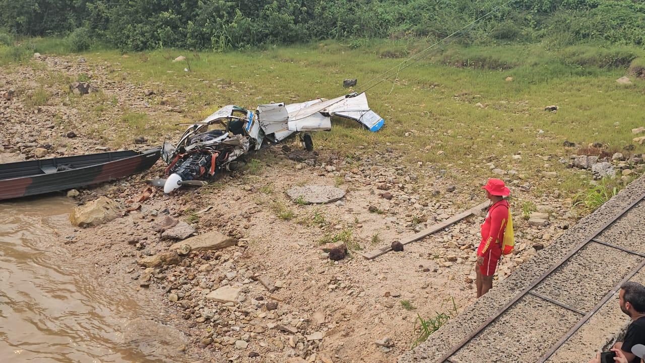 CORPO DO  COMANDANTE TATÁ, PILOTO DO AVIÃO QUE CAIU NO TAPAJÓS, É ENCONTRADO