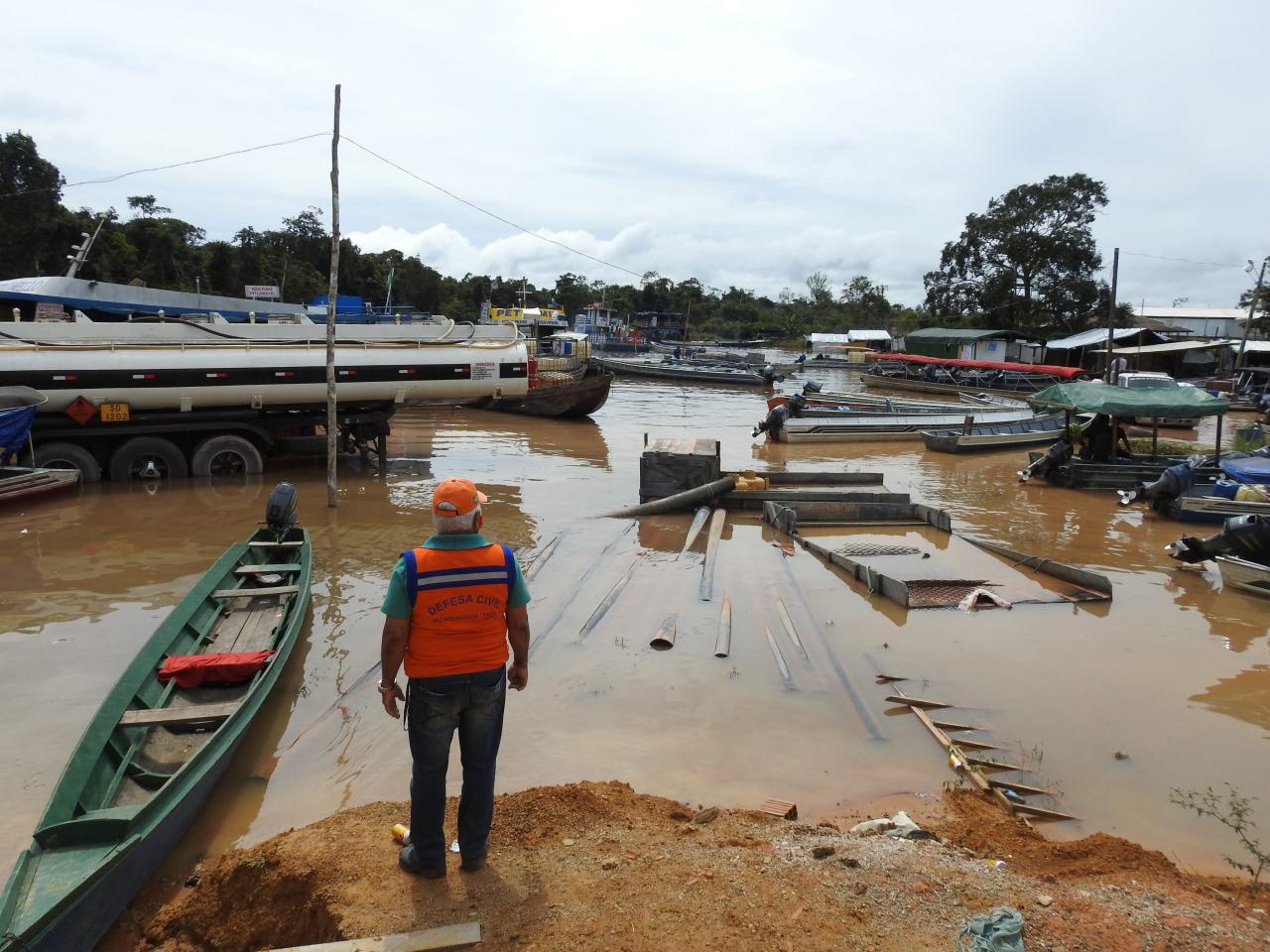 JACAREACANGA - PROJETO DE LEI QUER  DEFESA CIVIL COM STATUS DE SECRETARIA ONERANDO OS COFRES PÚBLICOS  / A INCONSTITUCIONALIDADE