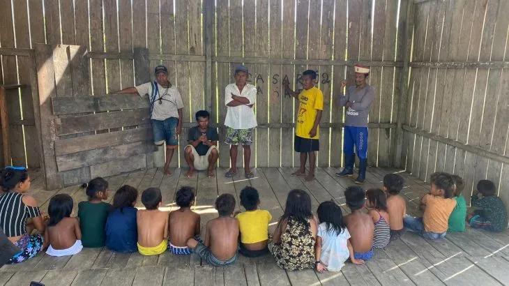 EDUCAÇÃO EM COLAPSO! NA FALTA DE MERENDA ESCOLAR... CHIBÉ É A ALTERNATIVA - POVO HUMILHADO!