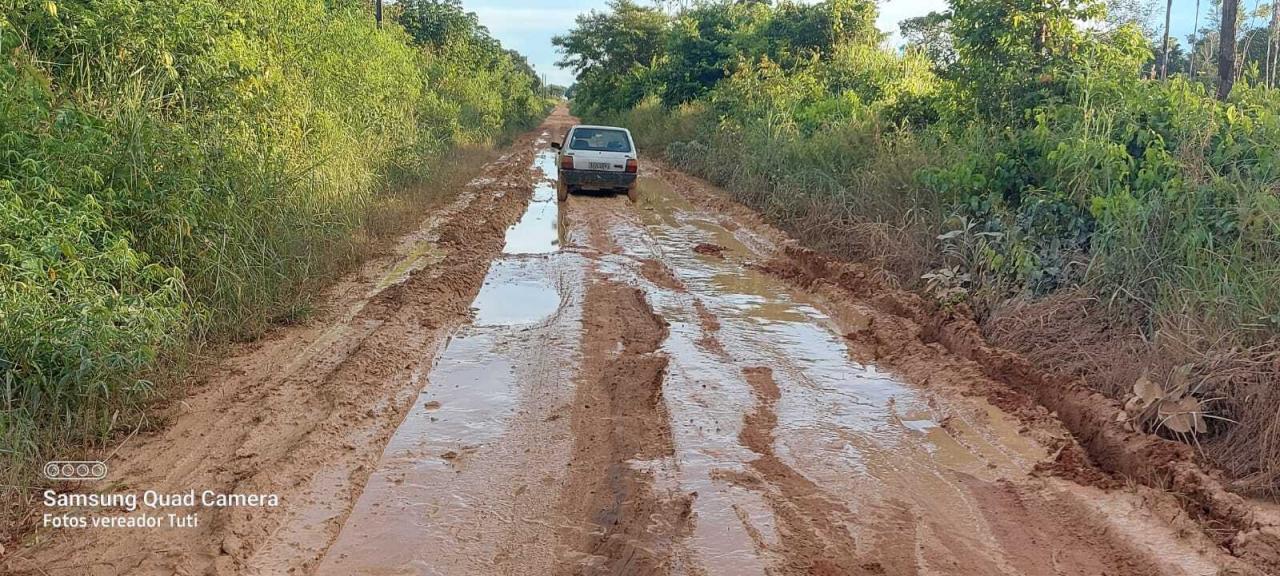 EM JACAREACANGA, PRODUTORES E CÂMARA MUNICIPAL UNEM FORÇAS PELA RECUPERAÇÃO DA MALHA VIÁRIA RURAL