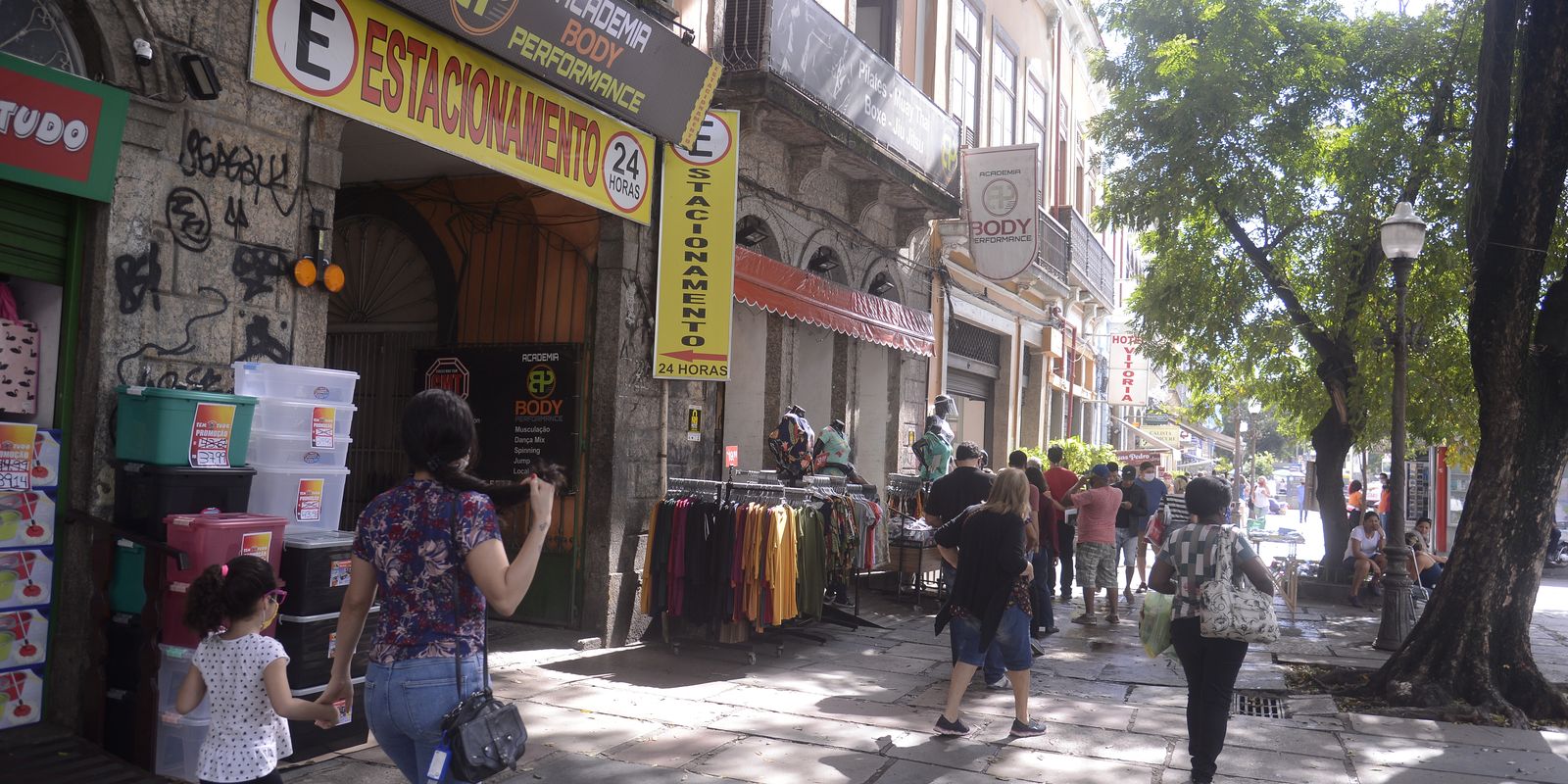 Vendas no comércio varejista fecham 2025 com alta de 1,6%