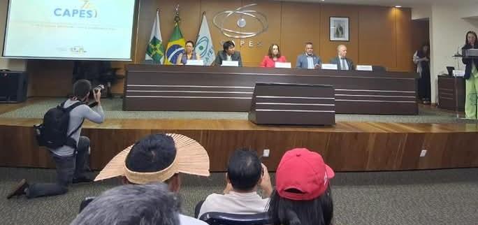 INDÍGENAS VÃO À BRASÍLIA COBRAR O ÓBVIO: ACESSO À EDUCAÇÃO  QUE O ESTADO AINDA NÃO ATENDE