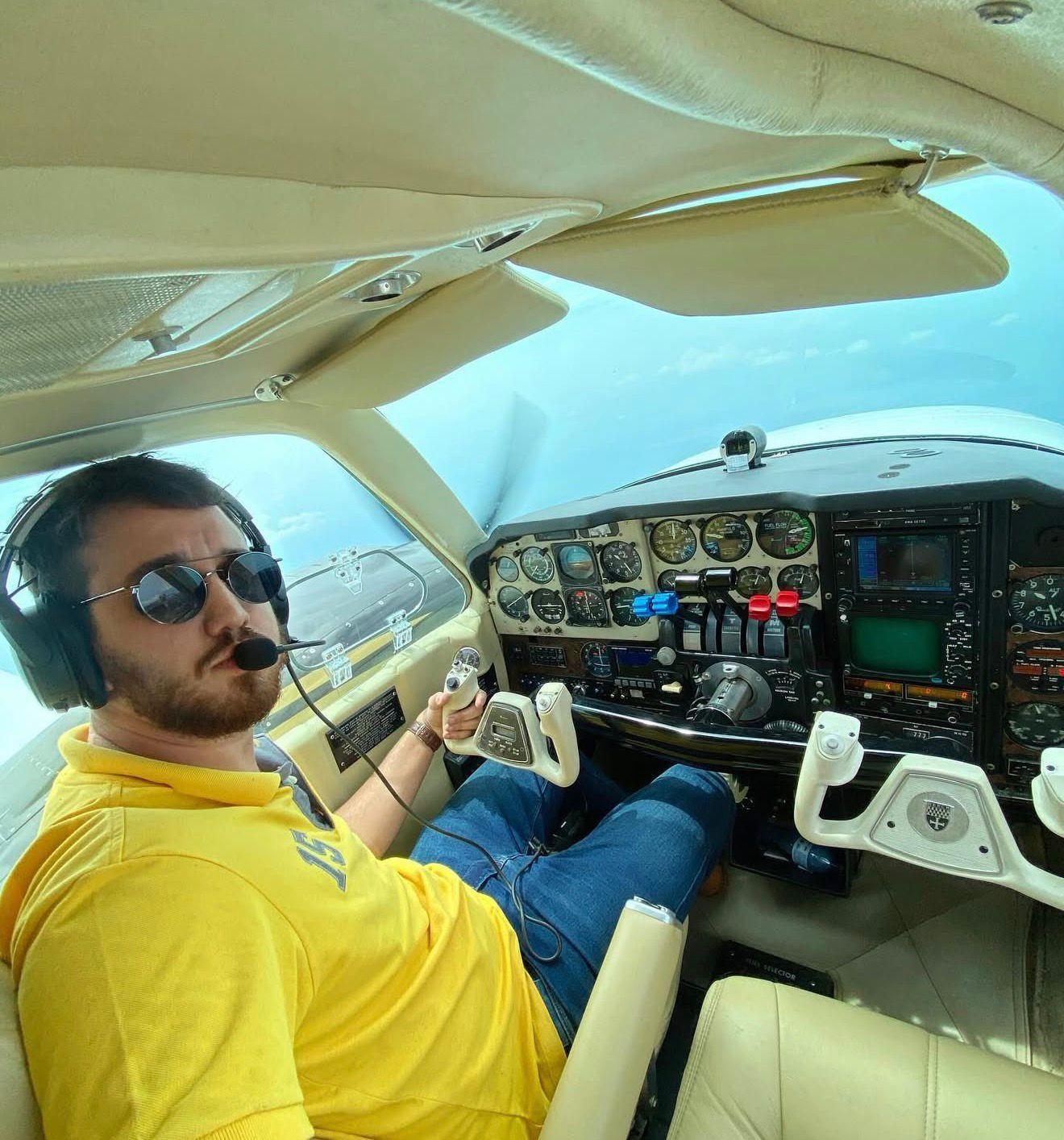 Vítor Azevedo Brandão - Nível superior em Ciências aeronáuticas