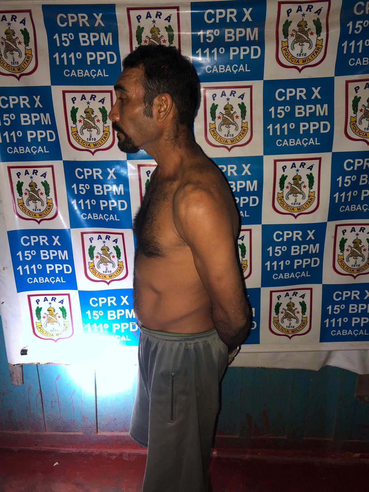 SUSPEITO DE SER MATADOR, POLICIA MILITAR PRENDE  HOMEM NO DISTRITO DE MORAES ALMEIDA