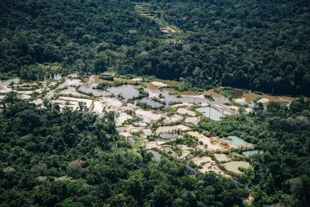 MUNDURUKU MOBILIZAM COMUNIDADE E RETIRAM DRAGA  DE GARIMPO   DO RIO TAPAJÓS