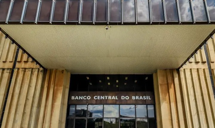 Pedido de vista adia votação de autonomia financeira do Banco Central